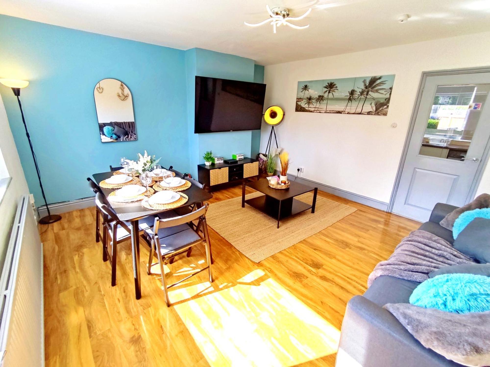 Comfortable 3 Bedrooms Leeds Beach House - Ideal For Family And Contractors - Free Parking For 2 Cars Екстер'єр фото