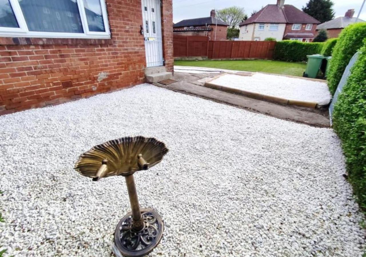 Comfortable 3 Bedrooms Leeds Beach House - Ideal For Family And Contractors - Free Parking For 2 Cars Екстер'єр фото
