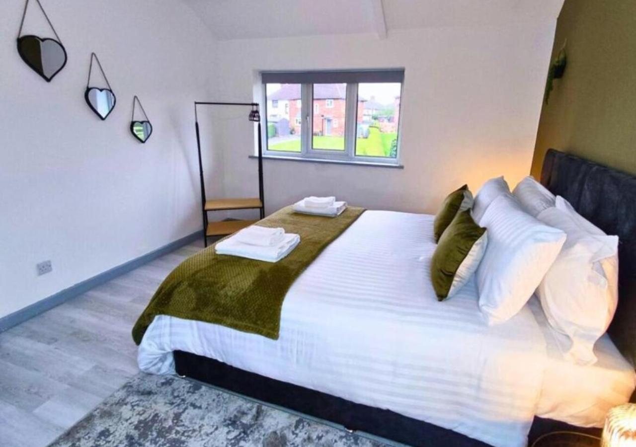 Comfortable 3 Bedrooms Leeds Beach House - Ideal For Family And Contractors - Free Parking For 2 Cars Екстер'єр фото